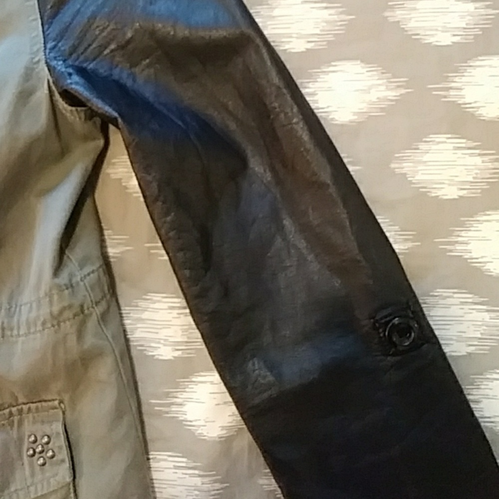 Jacket - Picture 5 of 7